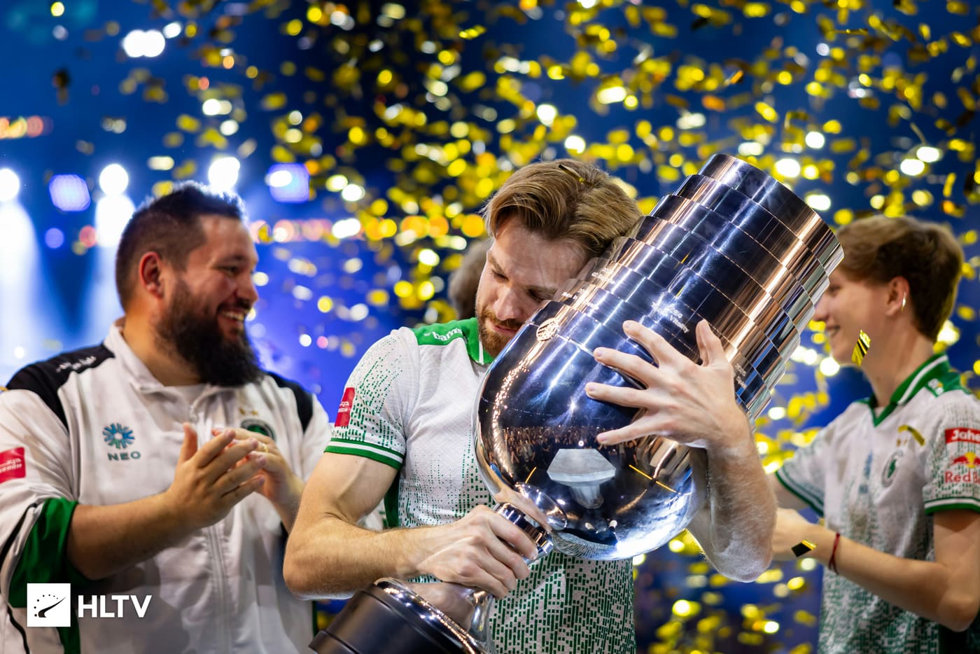 NiKo embracing the IEM Cologne 2026 Major trophy