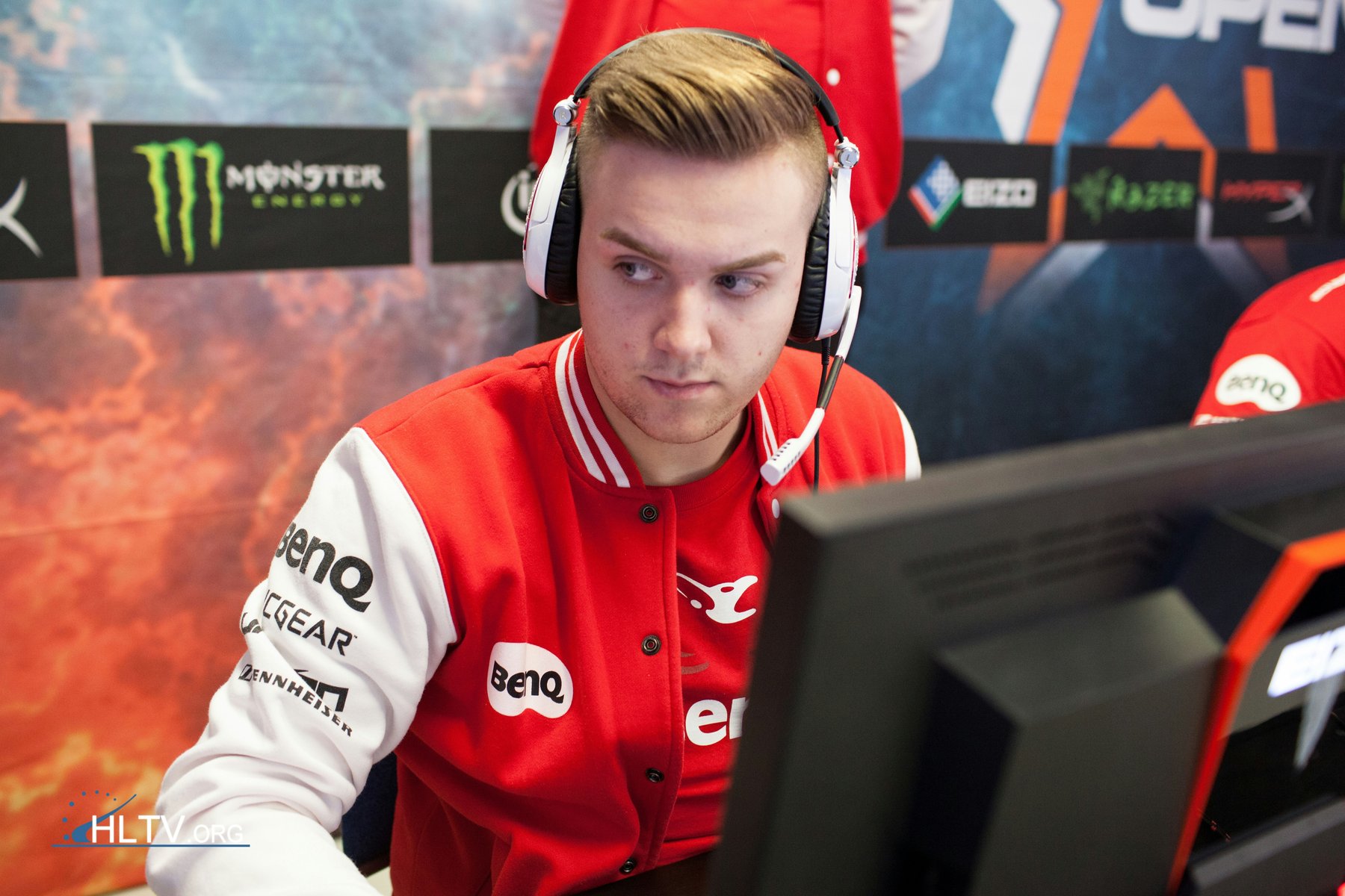 A young NiKo in the mousesports jersey at DreamHack Cluj-Napoca 2015