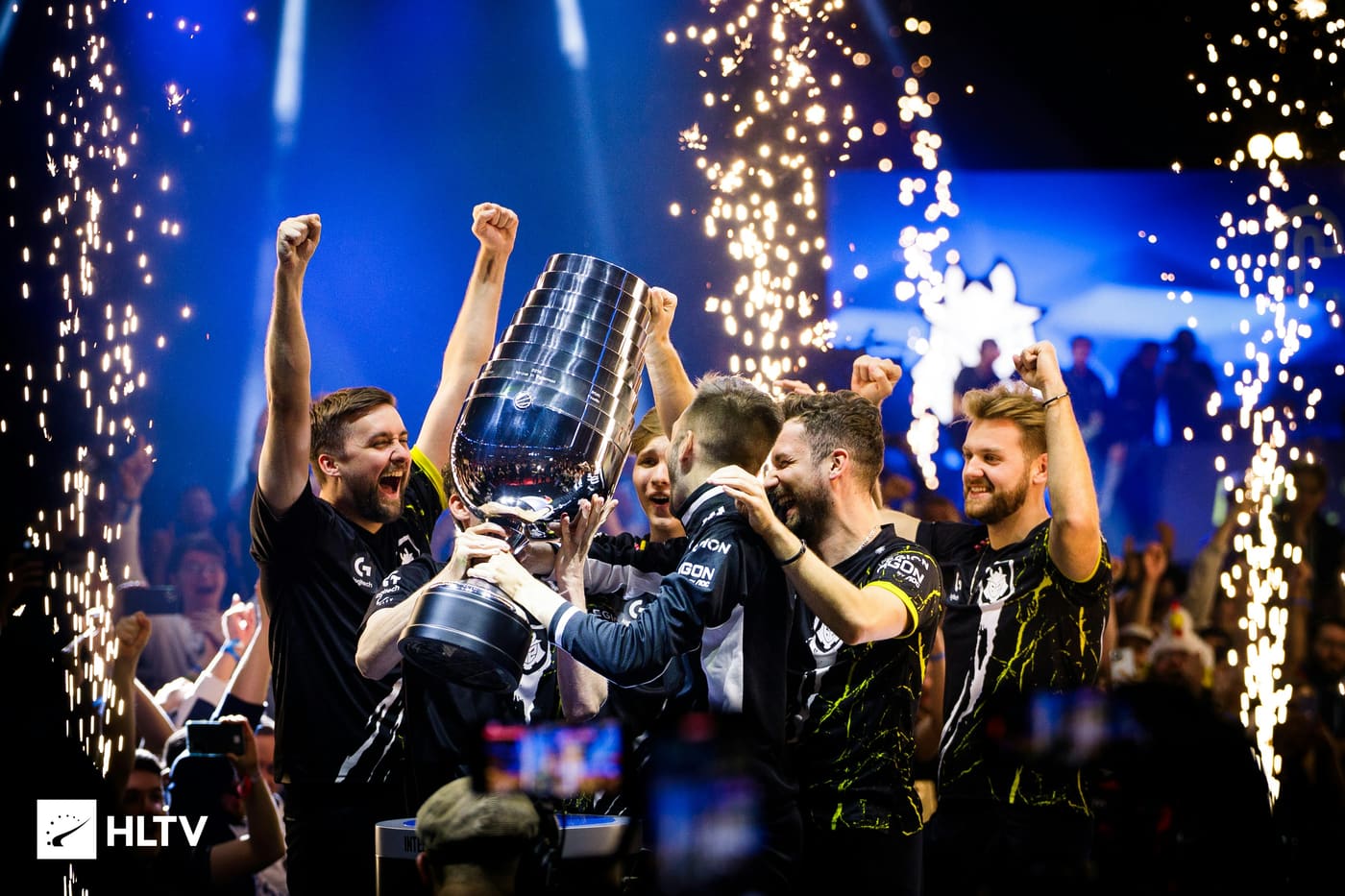 NiKo lifting the IEM Cologne 2023 trophy